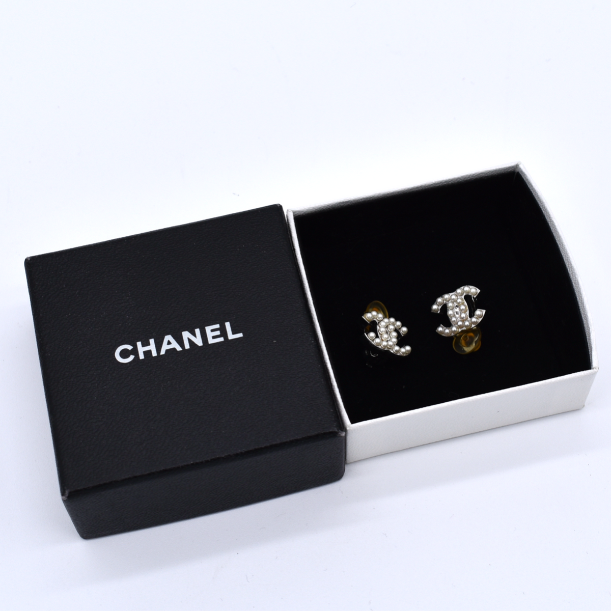 Vintage Chanel CC Pearl Clip Earrings