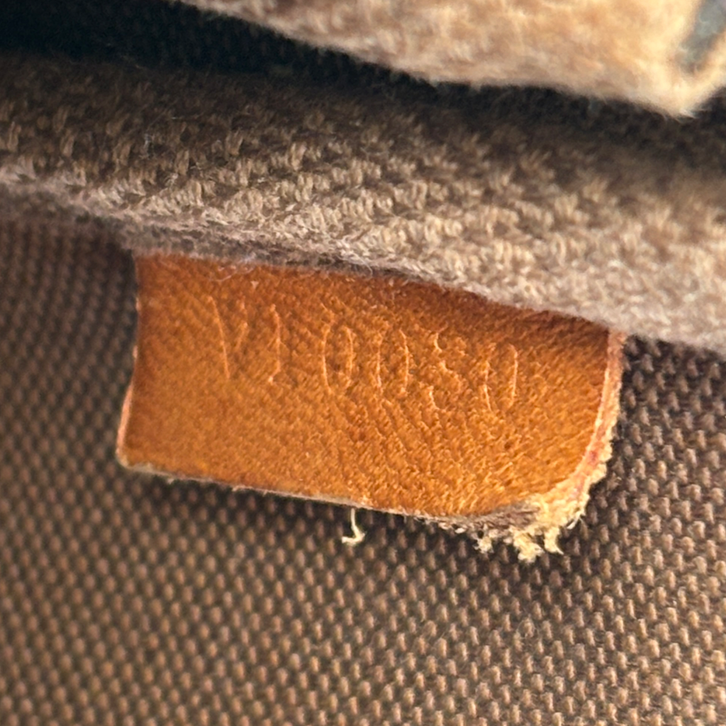 Vintage Louis Vuitton Monogram Pochette Shoulder Bag