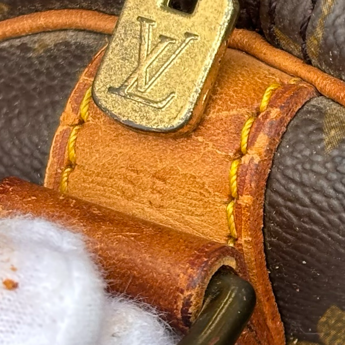 55 size heat stamp inside vintage Louis Vuitton Bandoulière holdall