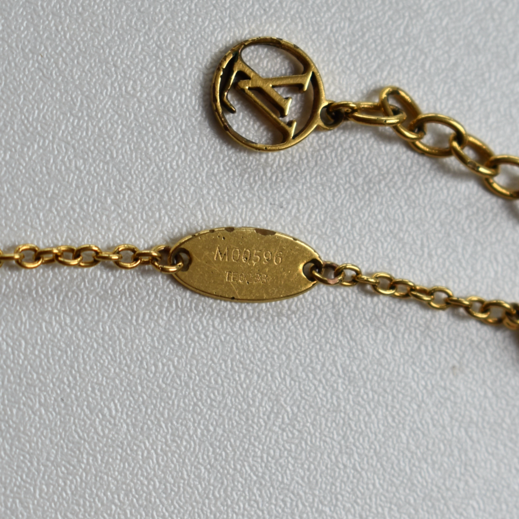 Clasp of gold Louis Vuitton Iconic rhinestone necklace