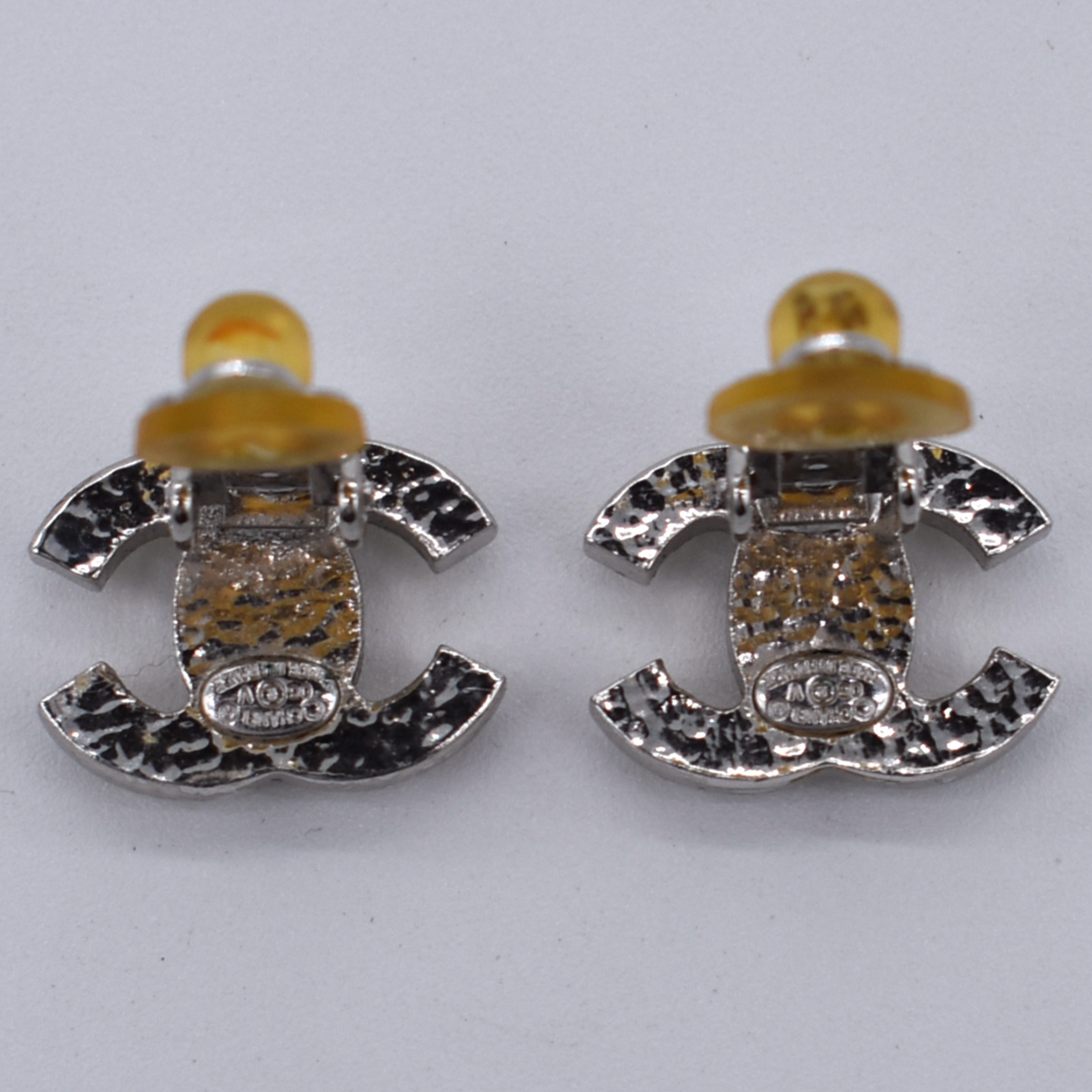 Vintage Chanel CC Pearl Clip Earrings