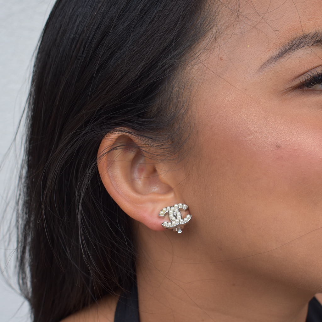 Vintage Chanel CC Pearl Clip Earrings