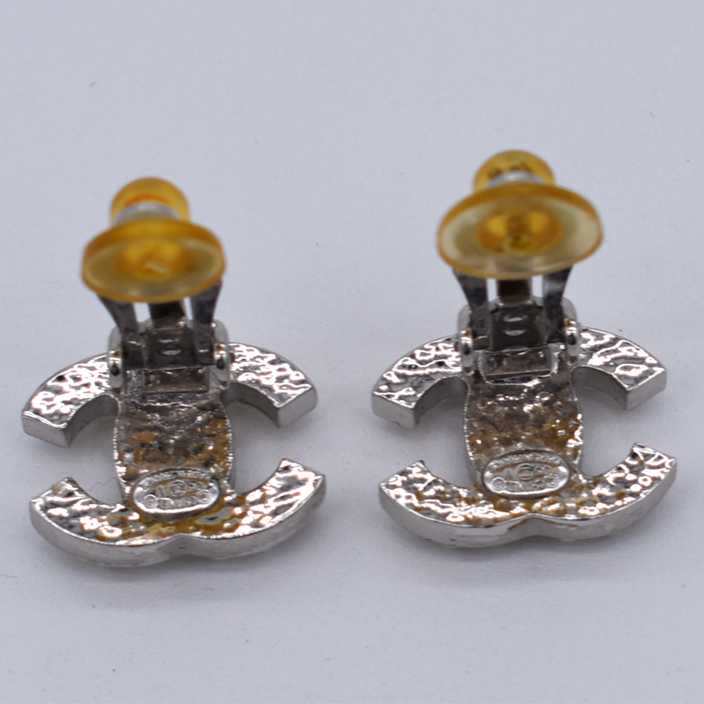Vintage Chanel CC Pearl Clip Earrings