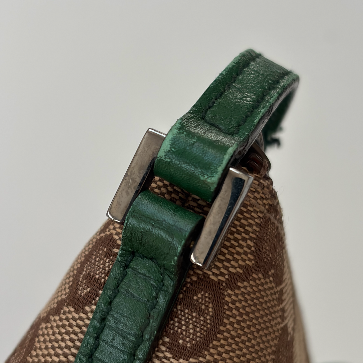 Vintage Beige Gucci Boat Bag