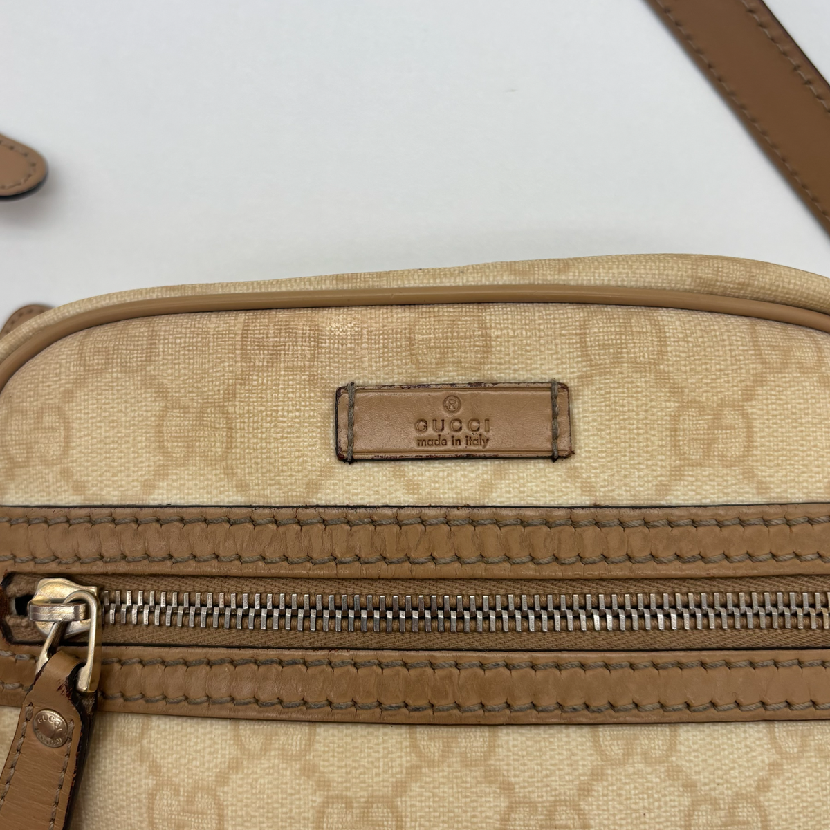 Vintage Light Beige Gucci Crossbody Bag