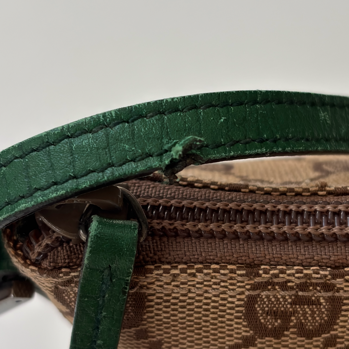 Vintage Beige Gucci Boat Bag